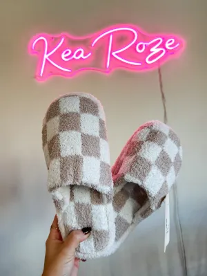 CHECKERED SLIPPERS-TAN & WHITE
