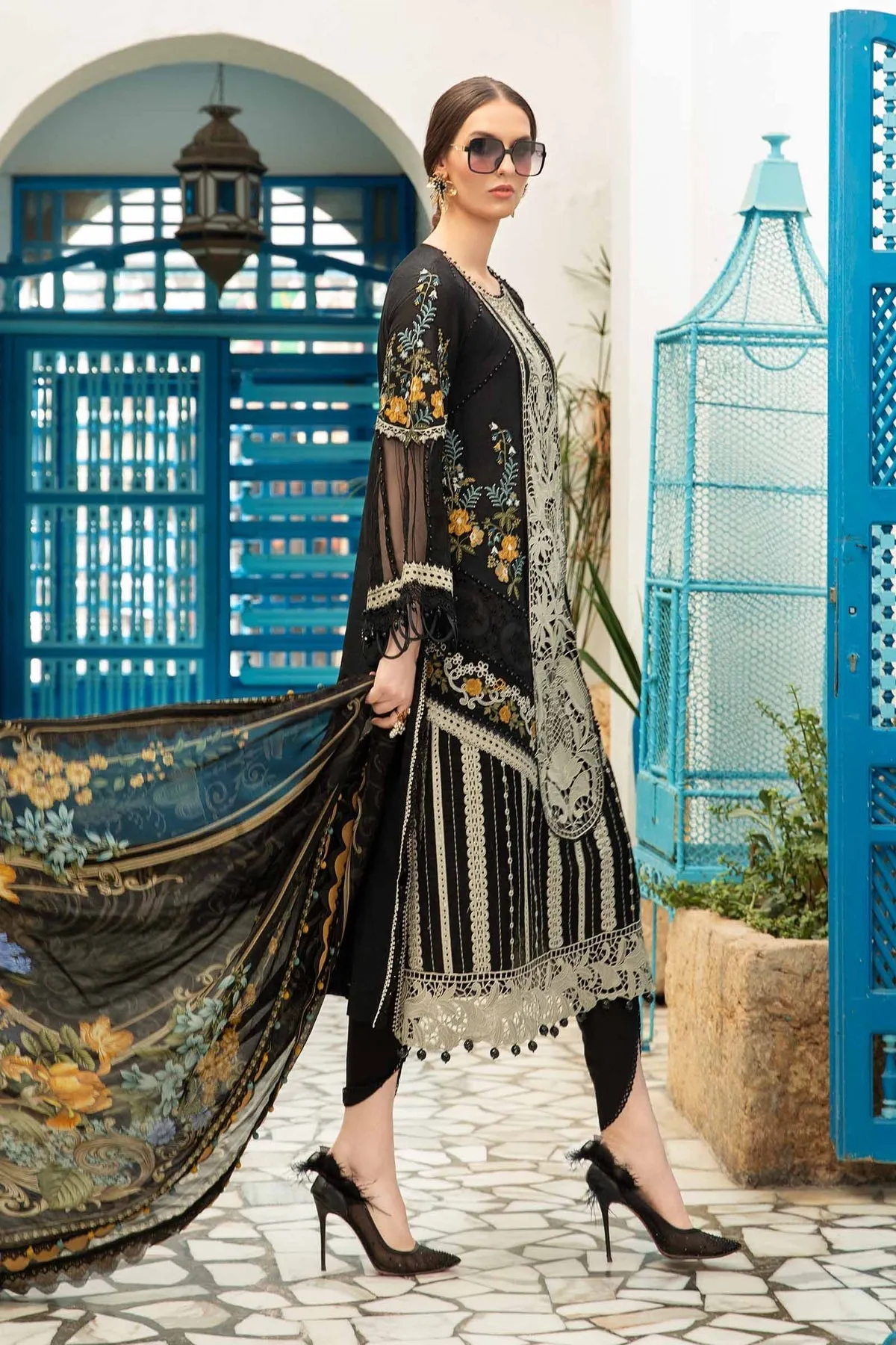 Classic Black Embroidered Lawn Maria B Pakistani Salwar Kameez