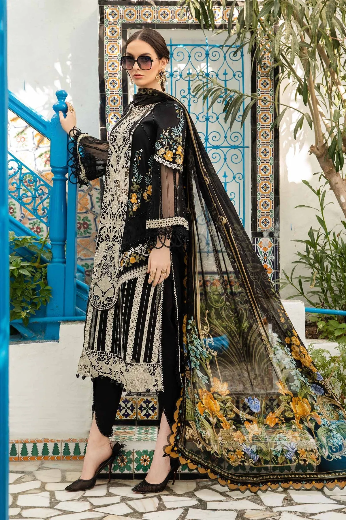 Classic Black Embroidered Lawn Maria B Pakistani Salwar Kameez