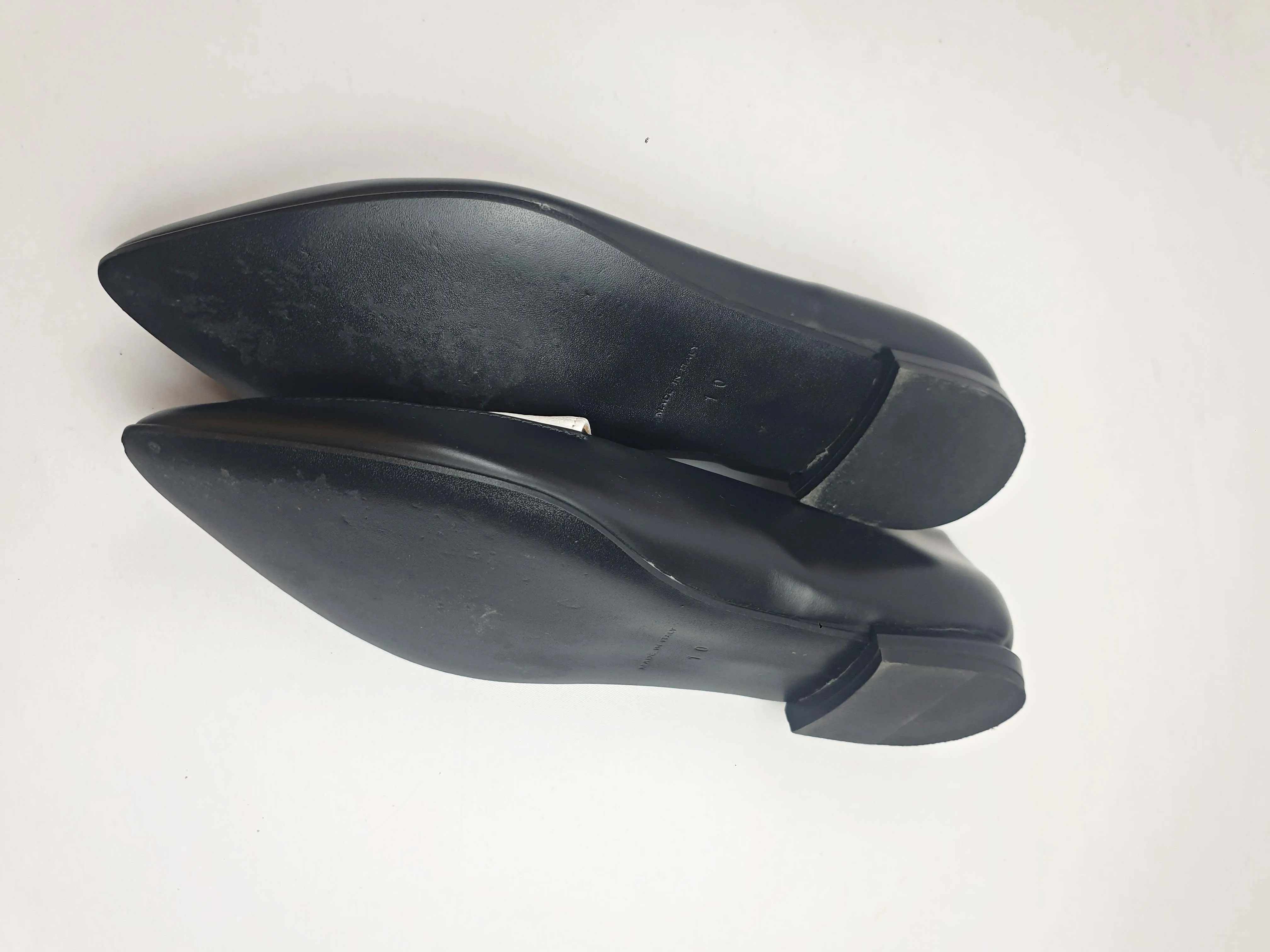 Everlane black and white flat leather shoes size 10