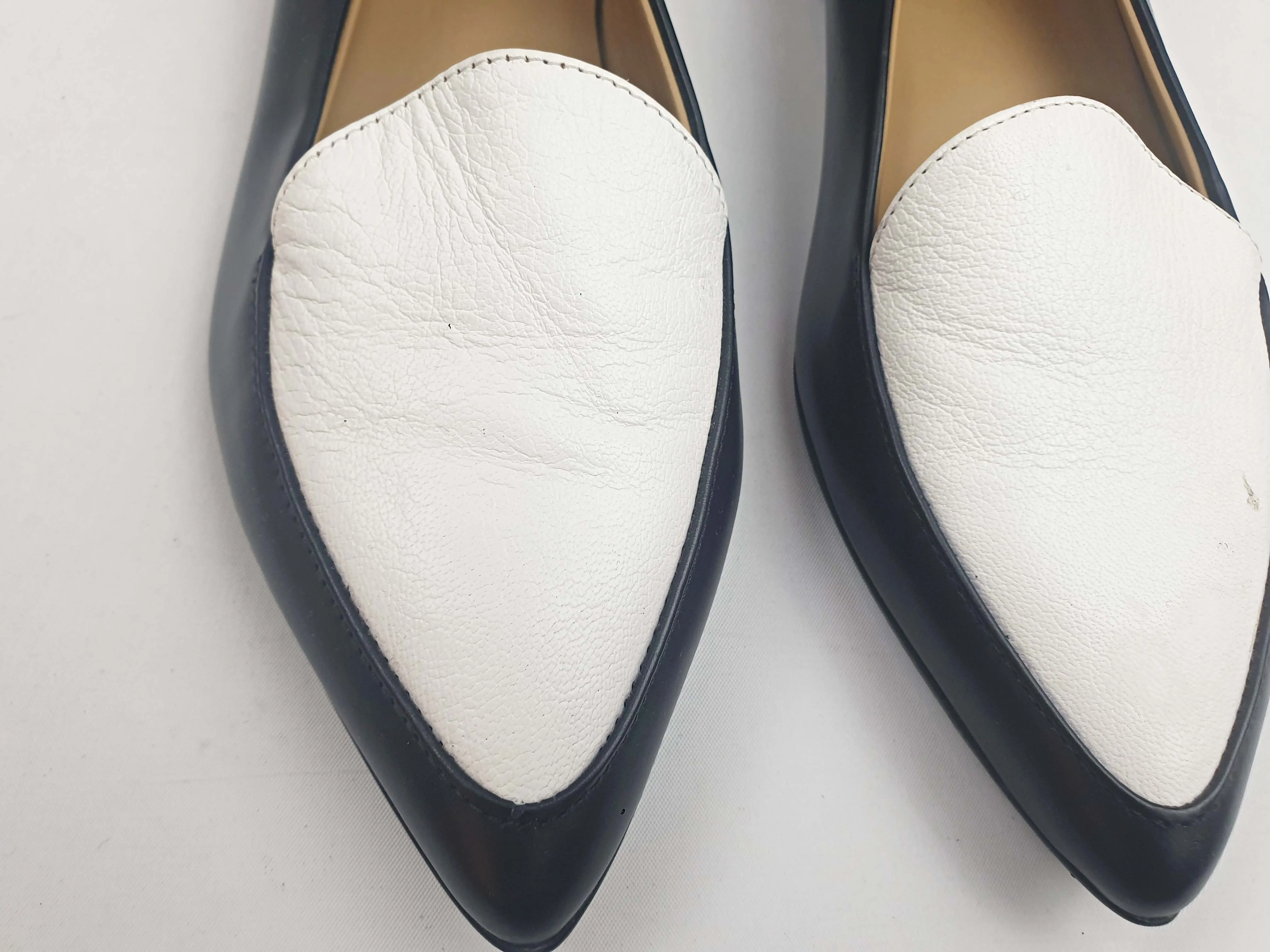 Everlane black and white flat leather shoes size 10