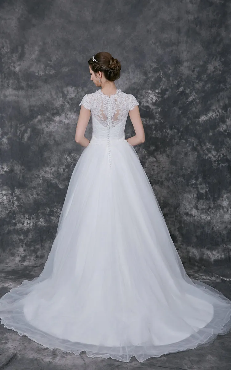 Fabulous Cap-sleeved Lace and Tulle Gown With Scooped Neckline-700995