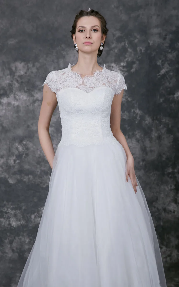 Fabulous Cap-sleeved Lace and Tulle Gown With Scooped Neckline-700995
