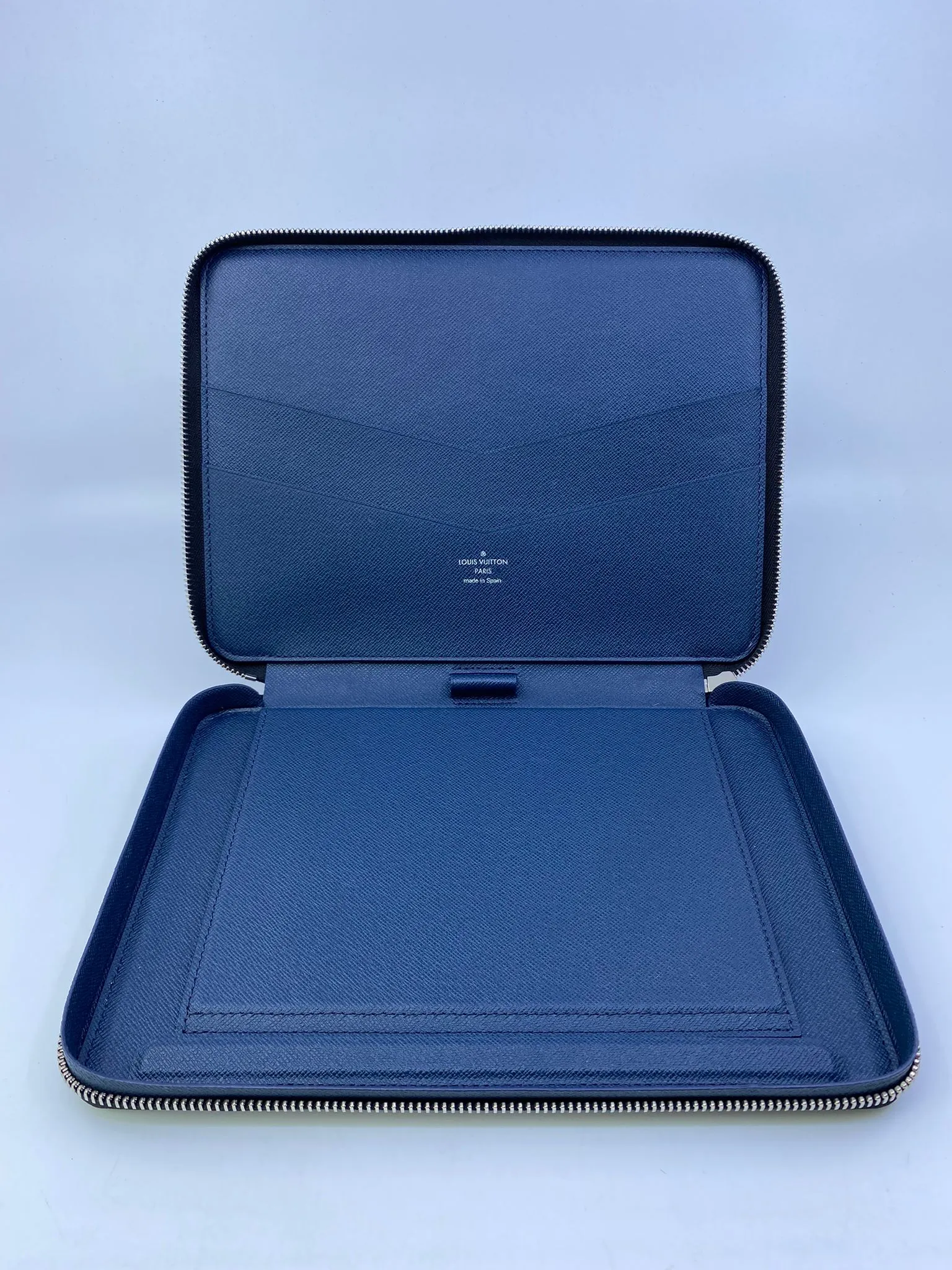iPad Essential Case