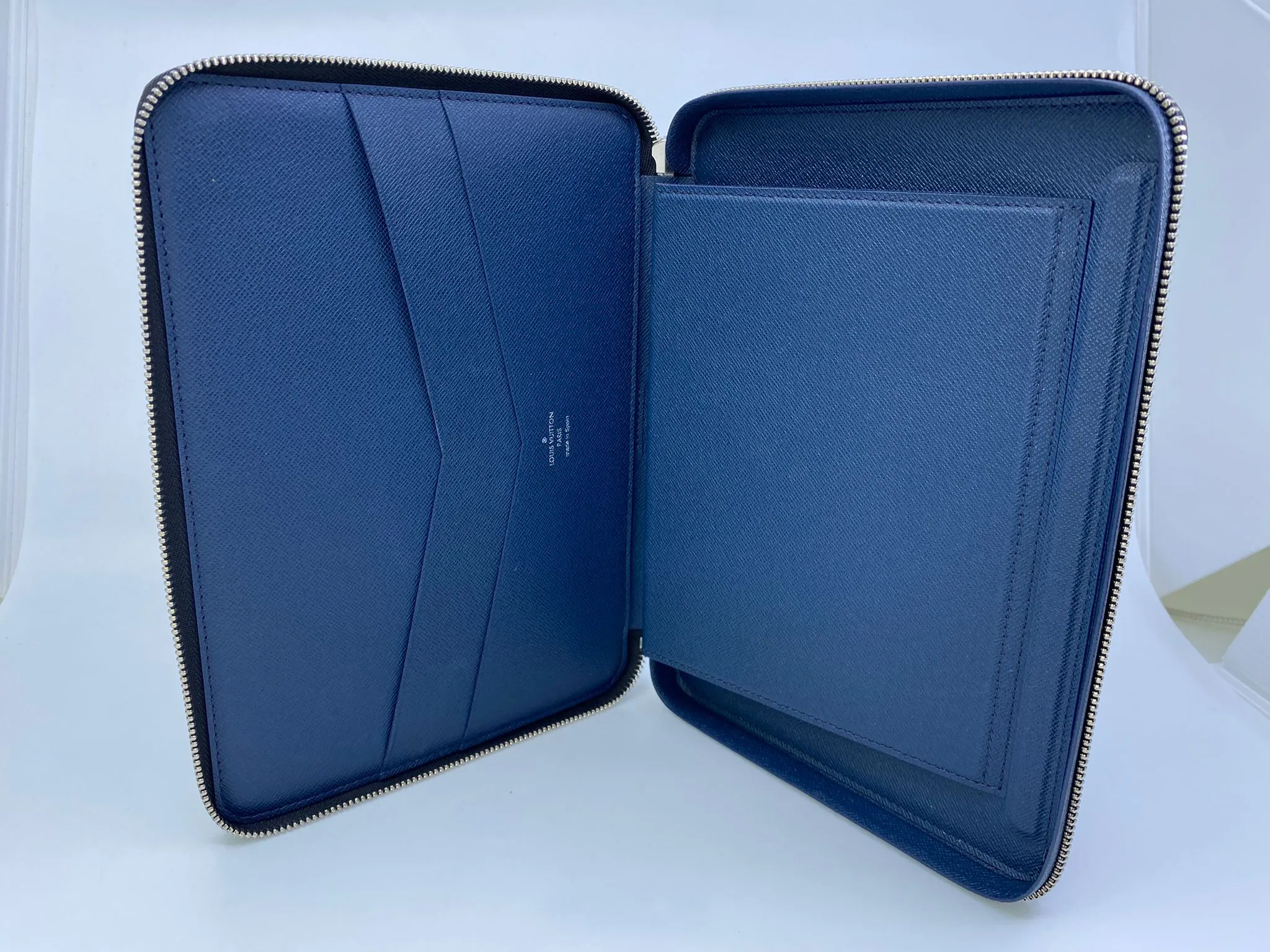 iPad Essential Case