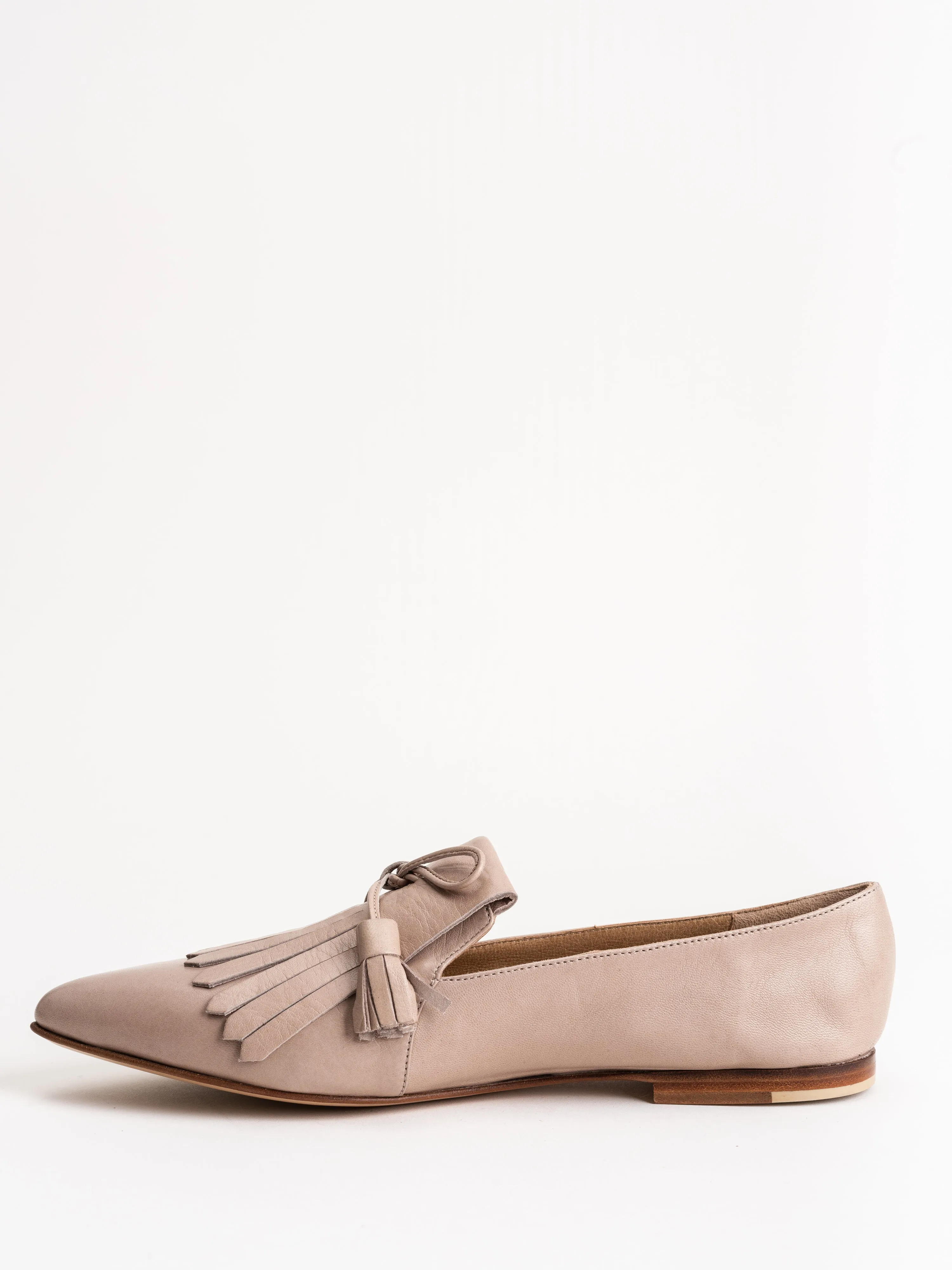 kiltie bow tassle flat - nude