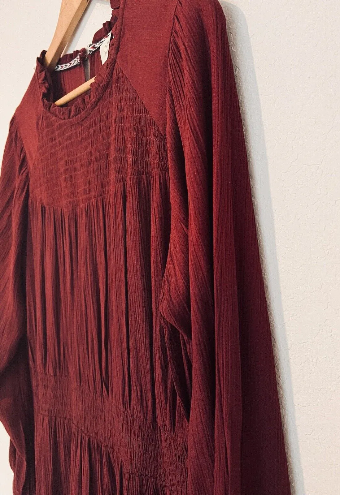 KNOX ROSE Burgundy Long Sleeve Dress Sz M Ruffle Tiered Boho Knee Smock Wrist