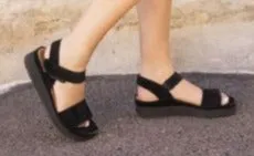 L'Amour Des Pieds Abrilla