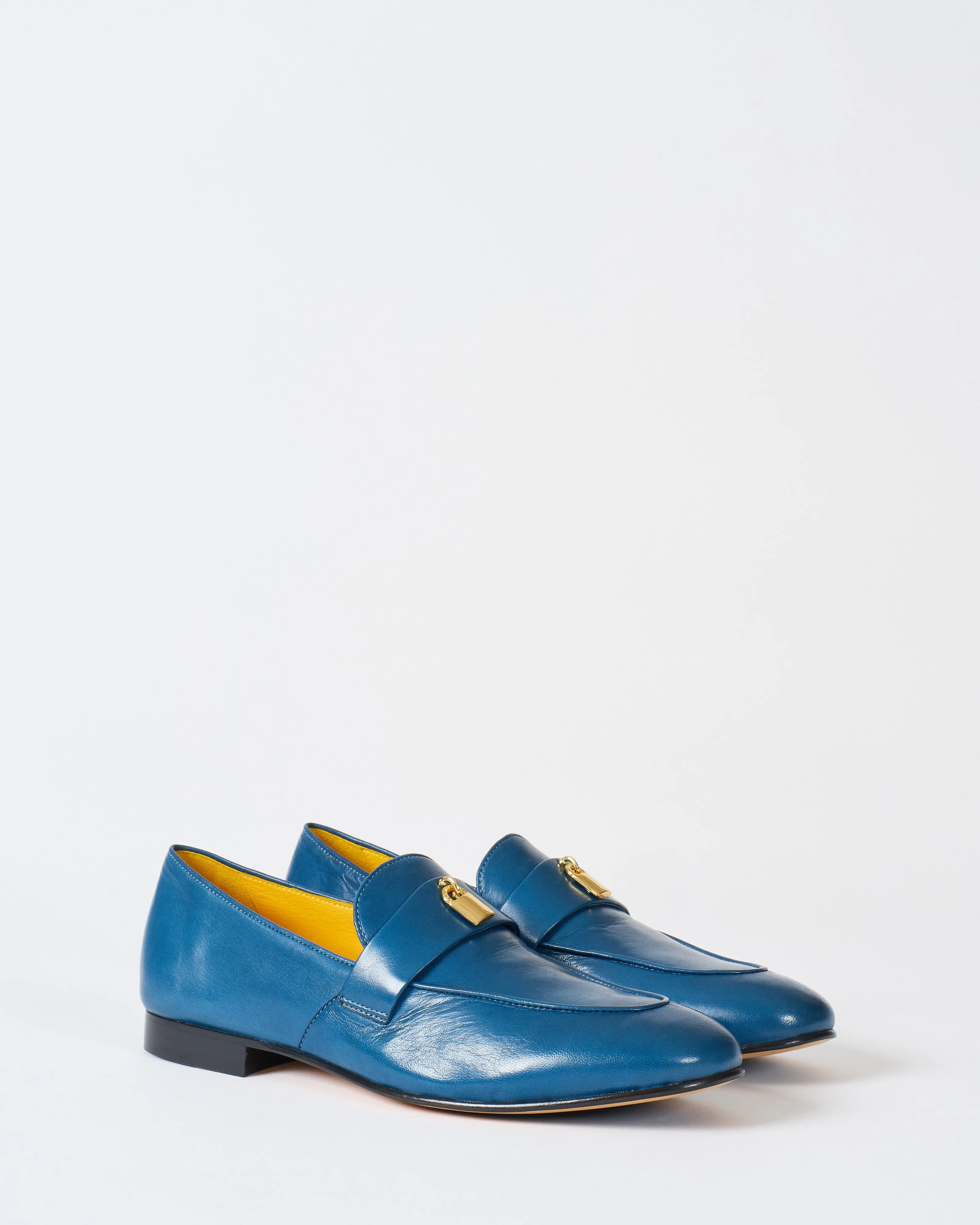 lock flat loafer