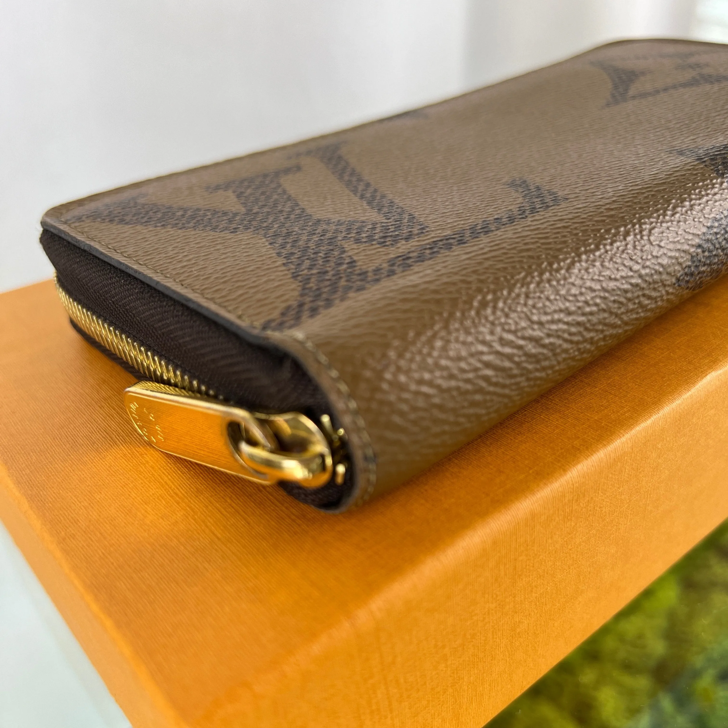 LOUIS VUITTON Monogram Giant Reverse Zippy Wallet