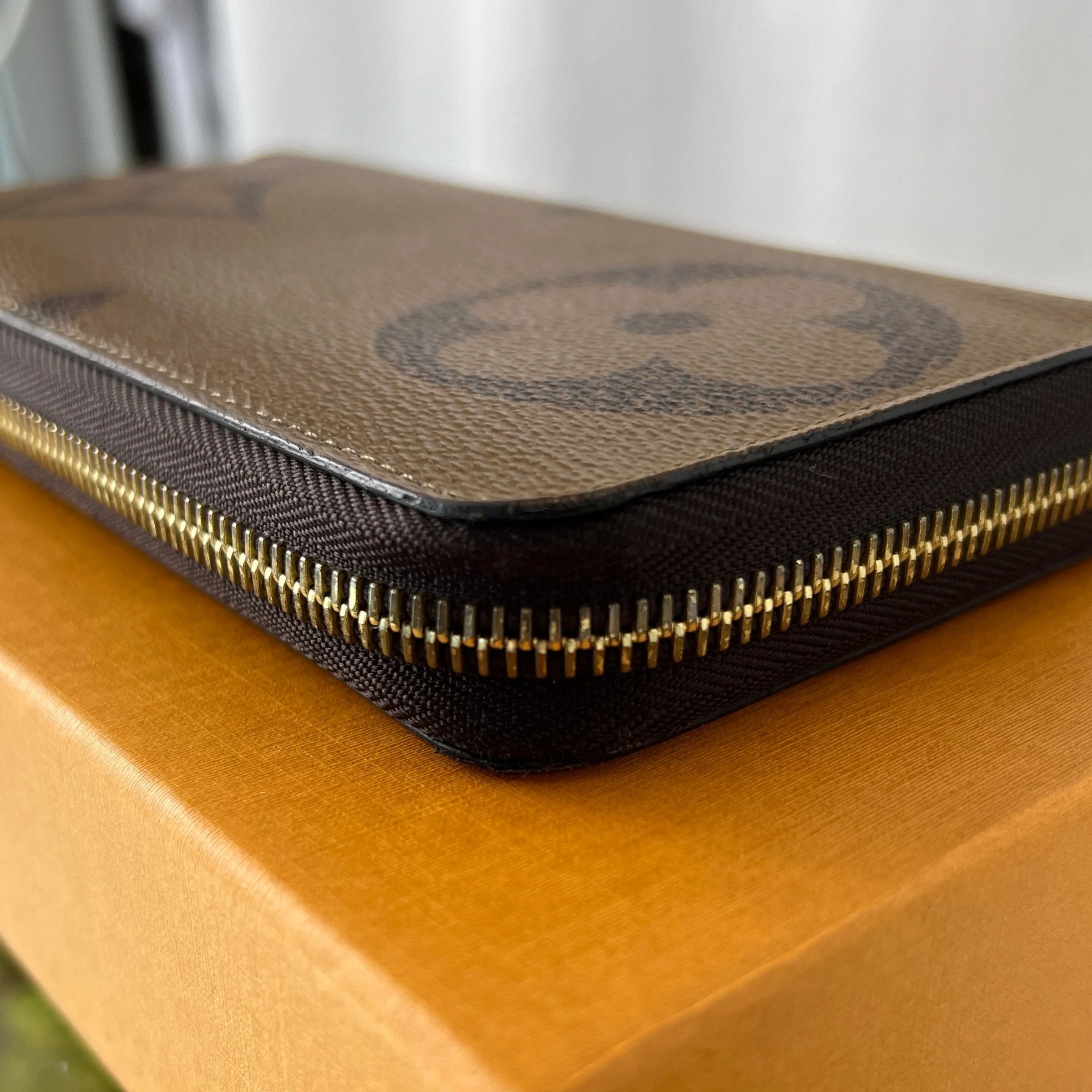 LOUIS VUITTON Monogram Giant Reverse Zippy Wallet