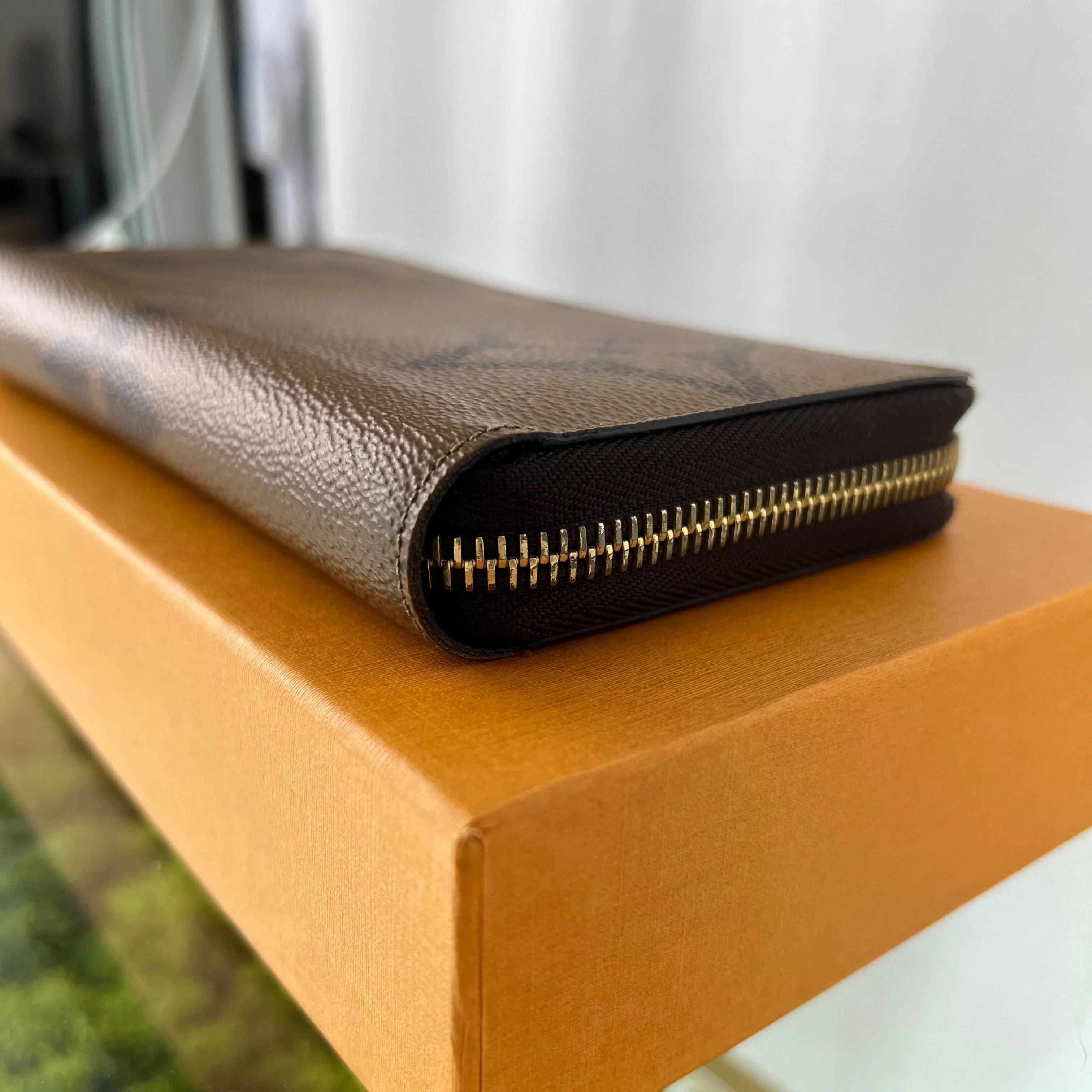 LOUIS VUITTON Monogram Giant Reverse Zippy Wallet