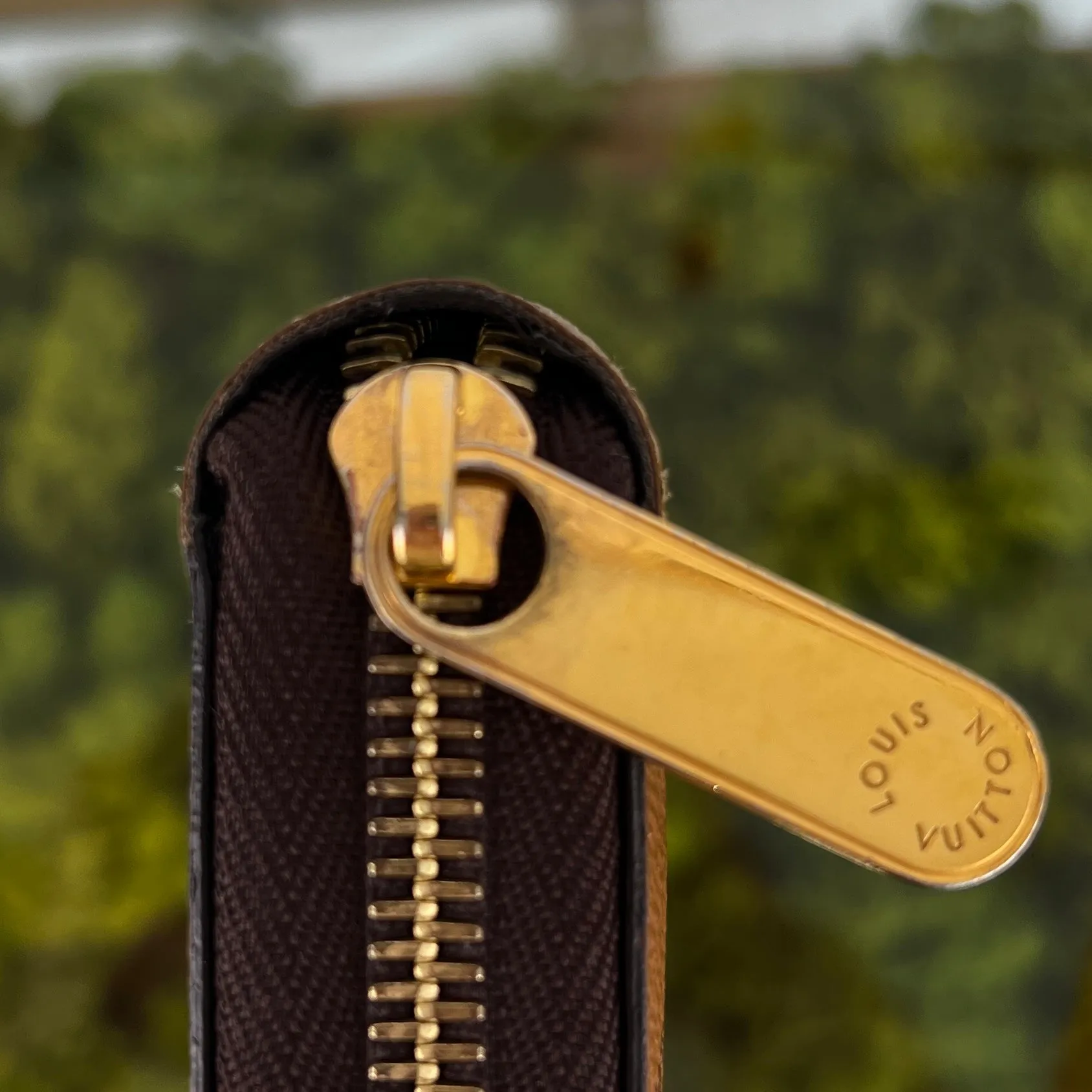 LOUIS VUITTON Monogram Giant Reverse Zippy Wallet