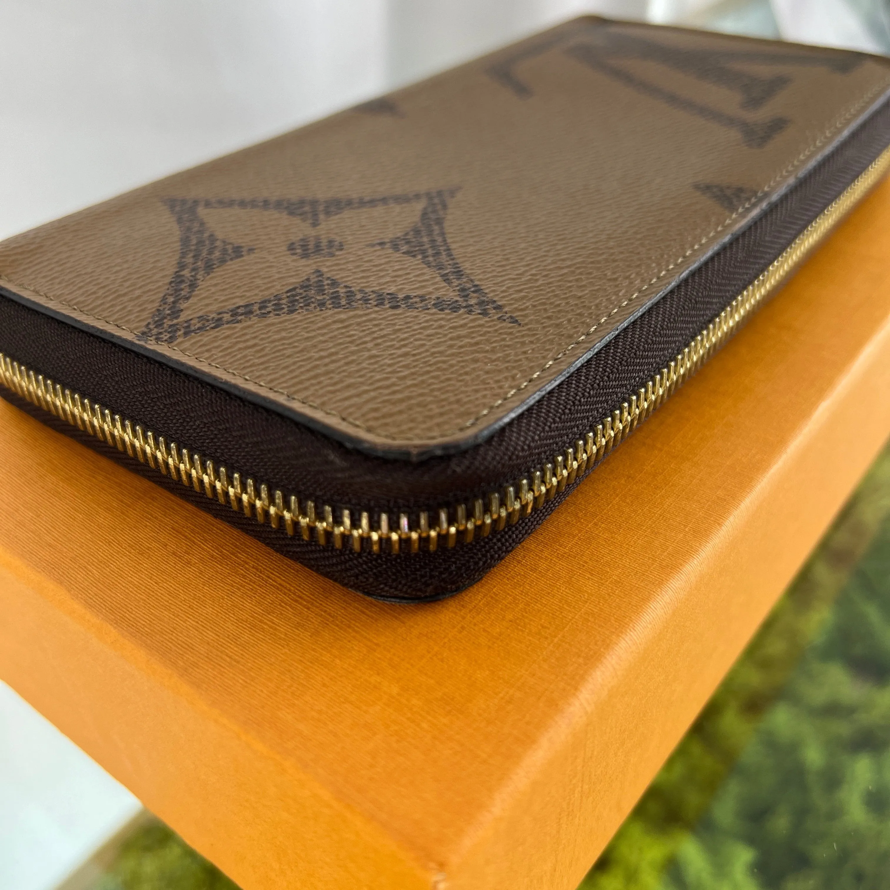 LOUIS VUITTON Monogram Giant Reverse Zippy Wallet