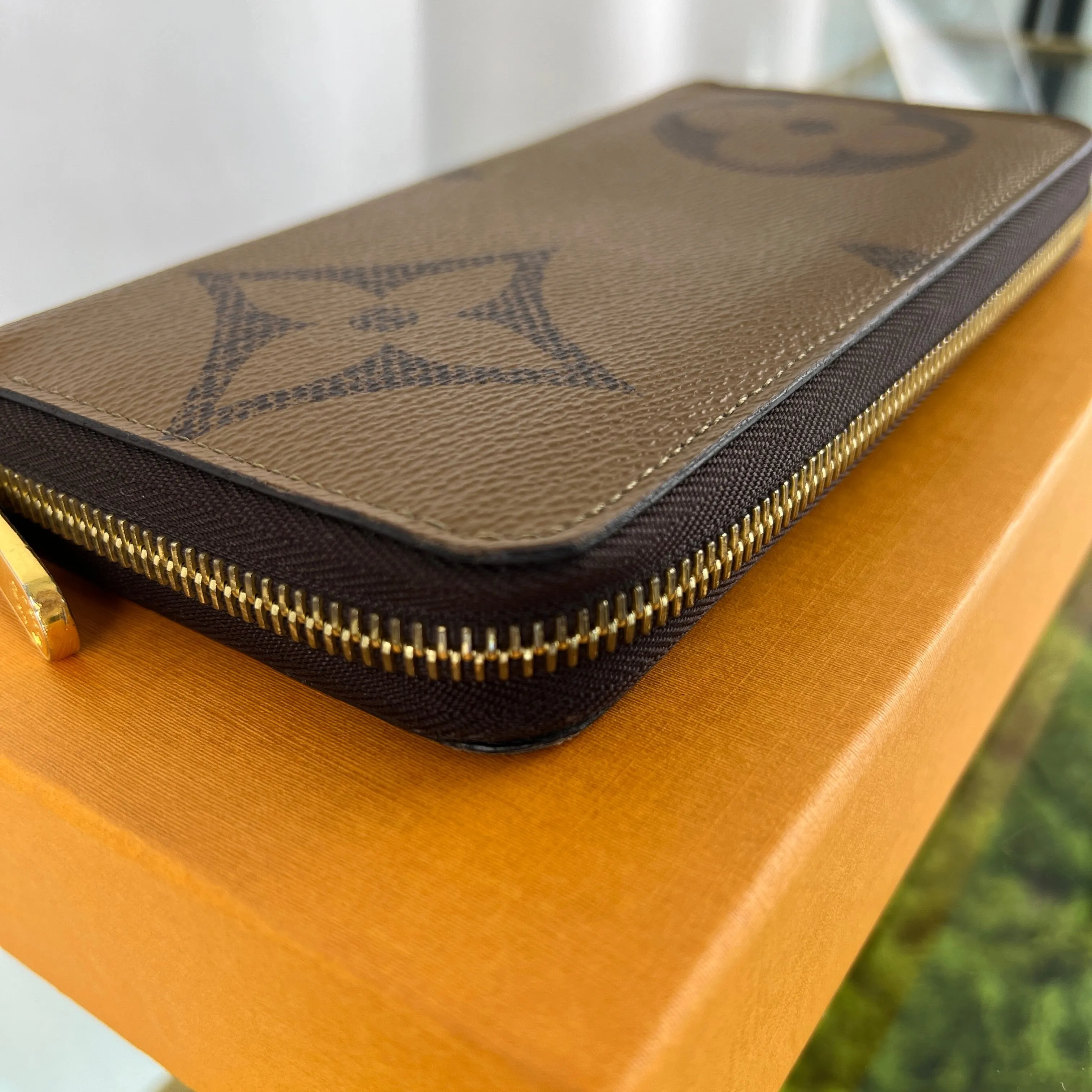LOUIS VUITTON Monogram Giant Reverse Zippy Wallet