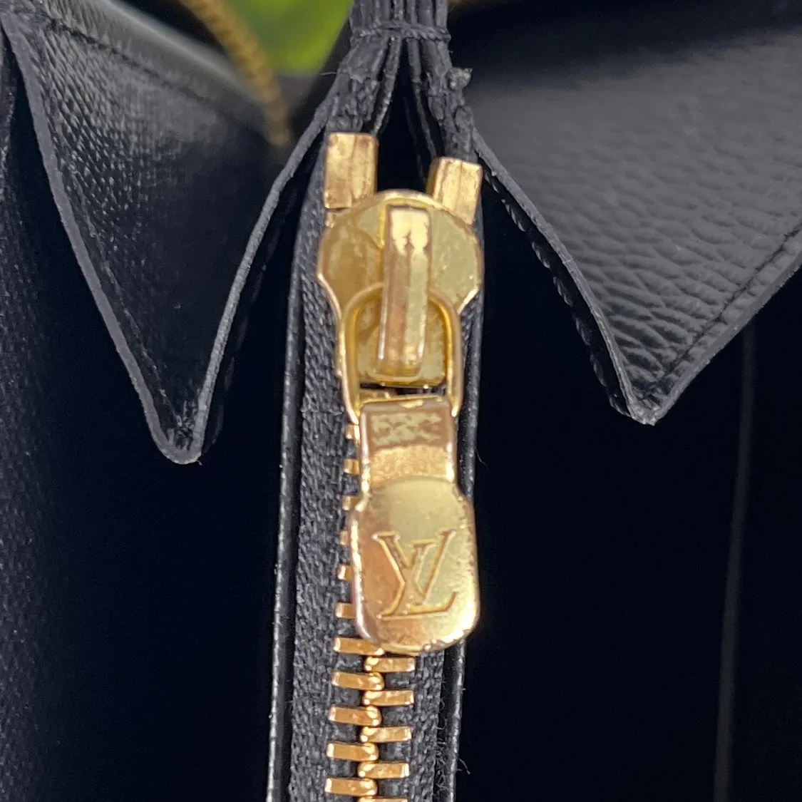 LOUIS VUITTON Monogram Giant Reverse Zippy Wallet