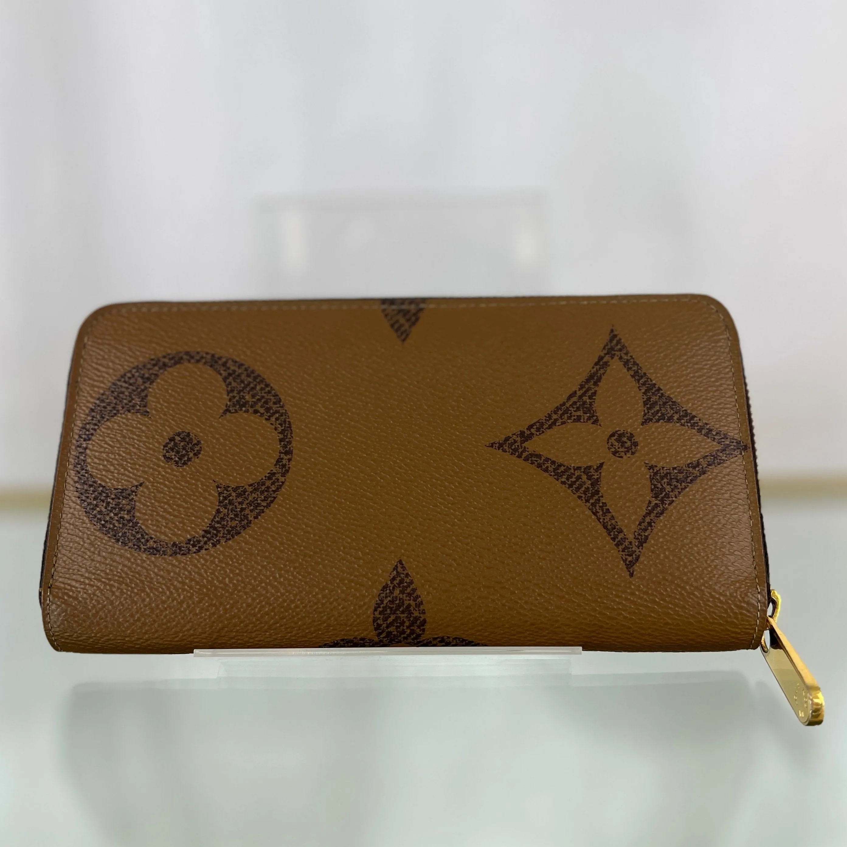 LOUIS VUITTON Monogram Giant Reverse Zippy Wallet