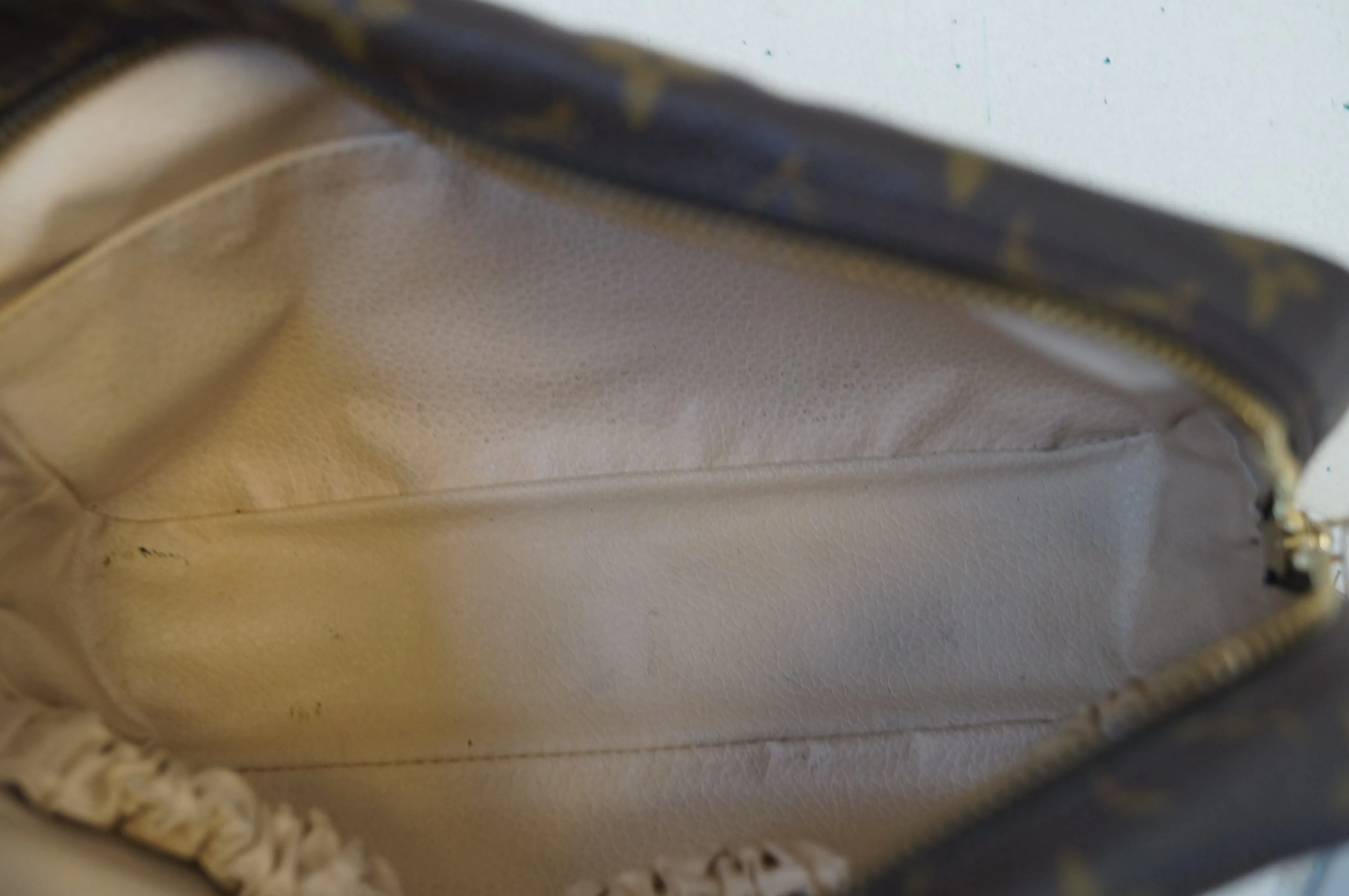 LOUIS VUITTON Monogram Trousse Toilette 23 Pouch