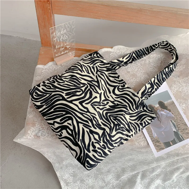 MOMENTLOVER  2025  new Japanese ins black and white checkerboard corduroy women's bag large capacity shoulder bag canvas shopping bag