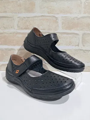 Monday Black by CC Resorts