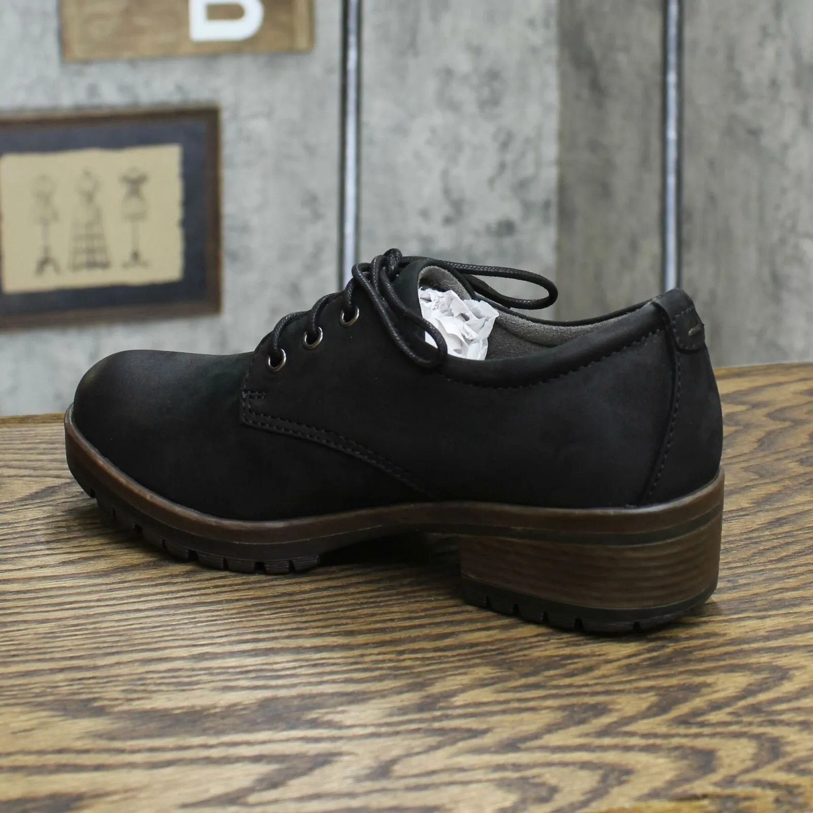NWT Eastland Shoe Women's Ruth Oxford Shoes. 3173-01M060 7