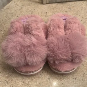 Shooped Shoe brand size 150 (7.5) lavender slip on slippers with bunny ears