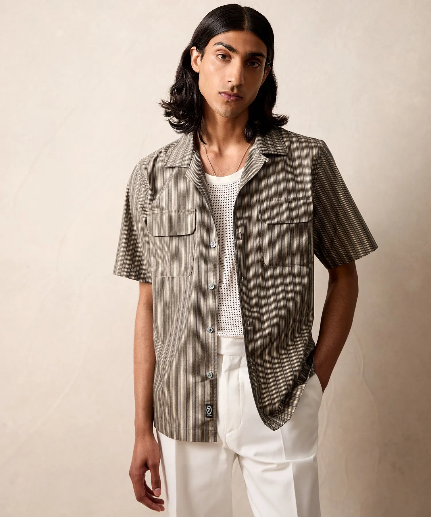 Short-Sleeve Striped Pocket Shirt in Grey