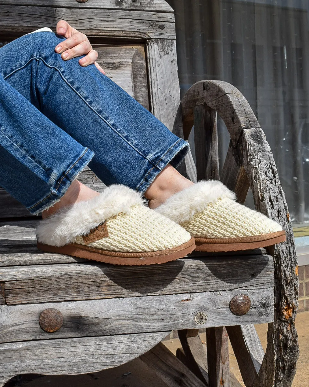 SWEATER SLIPPERS BY VERY G - CREAM