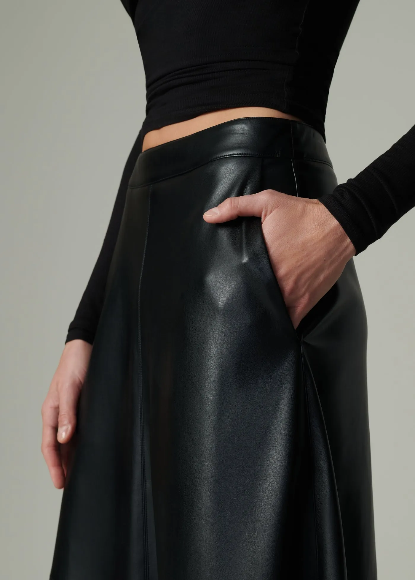 THE TAVI VEGAN LEATHER SKIRT