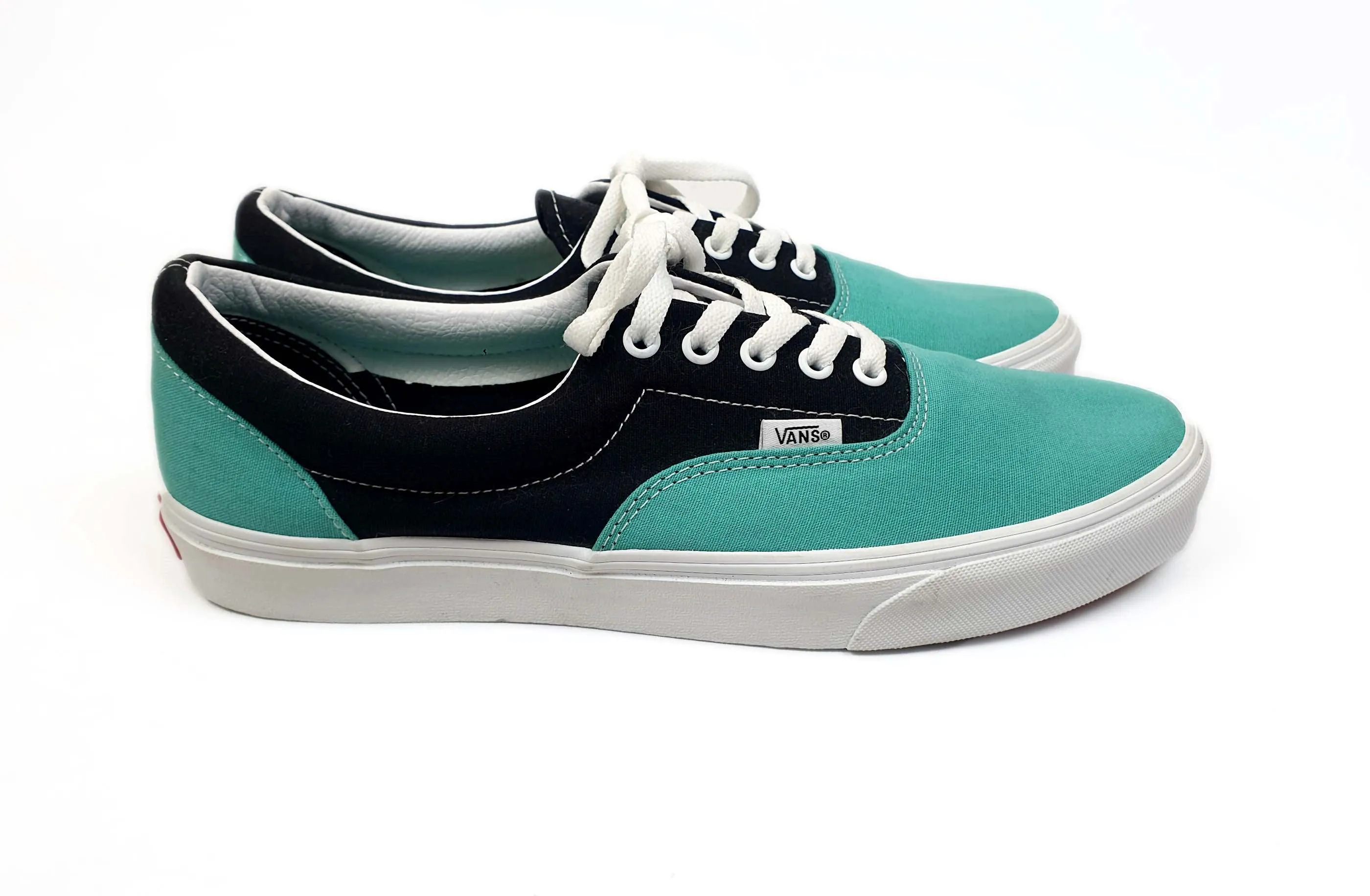 Vans green and black canvas laceup shoes size UK 11