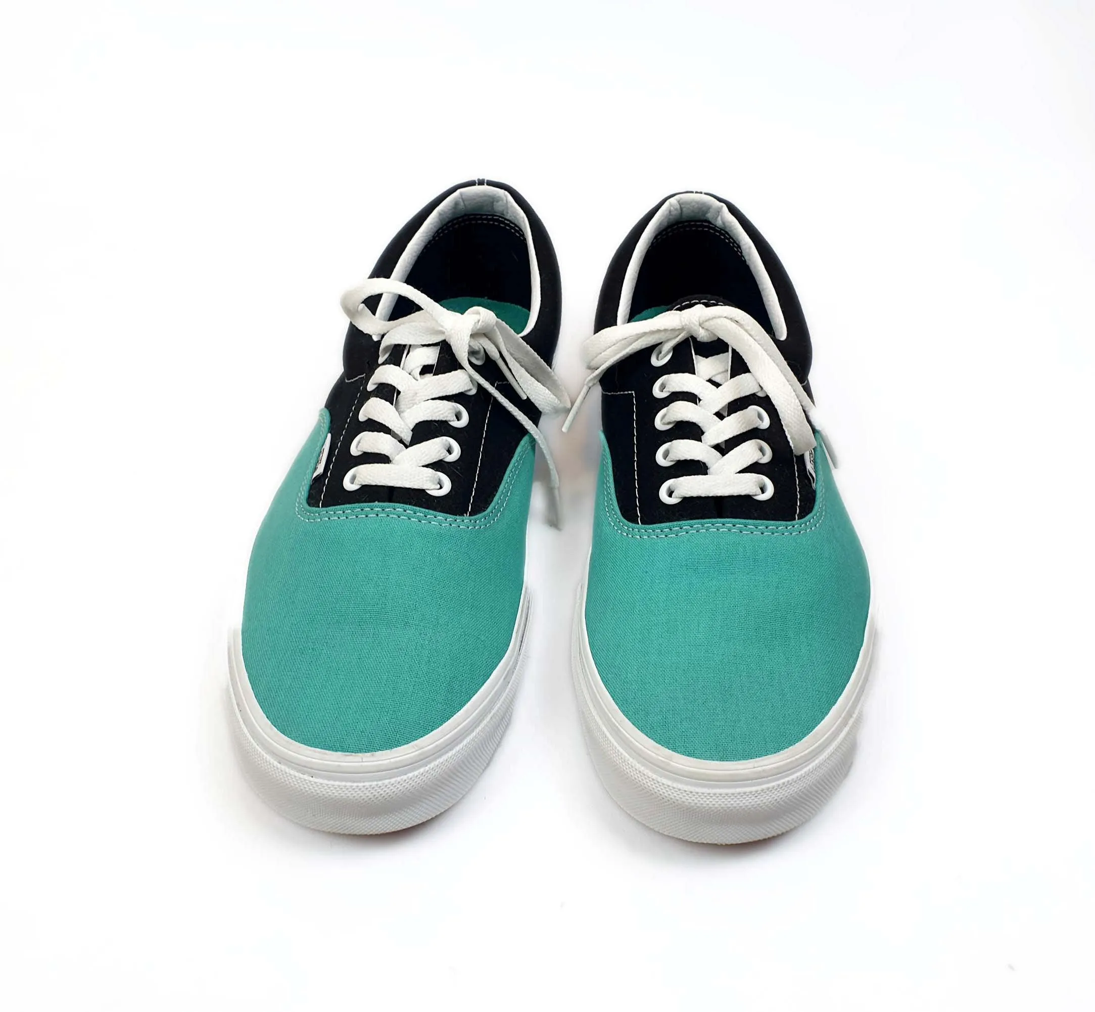 Vans green and black canvas laceup shoes size UK 11