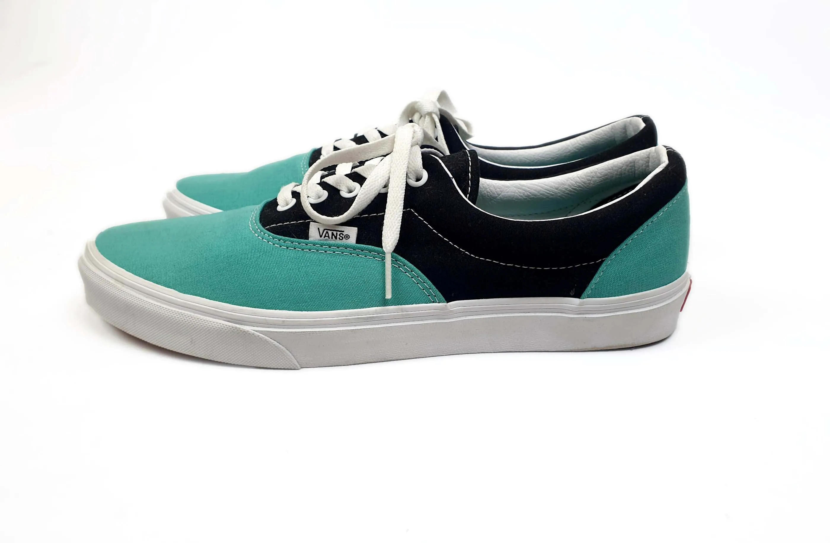 Vans green and black canvas laceup shoes size UK 11