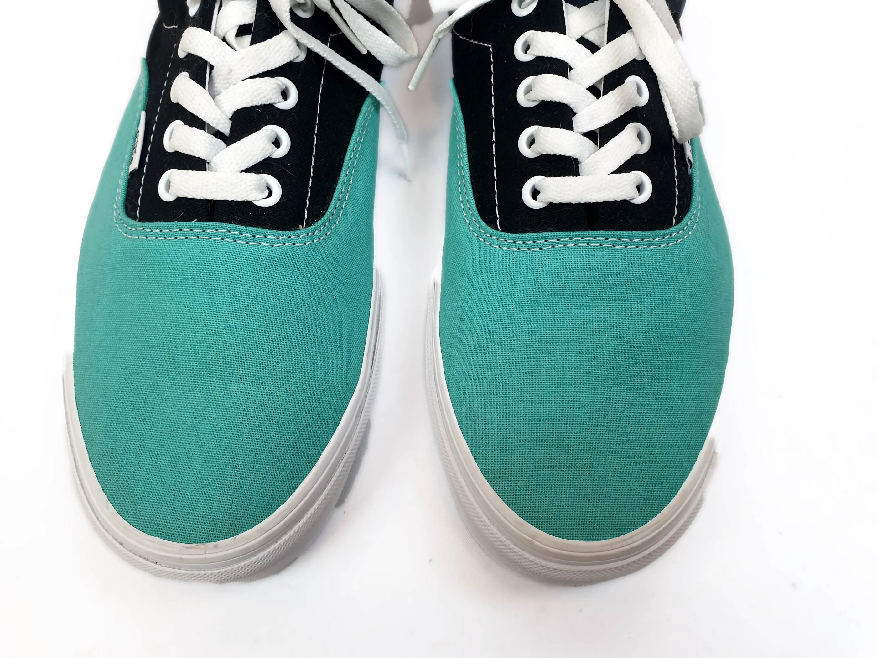 Vans green and black canvas laceup shoes size UK 11