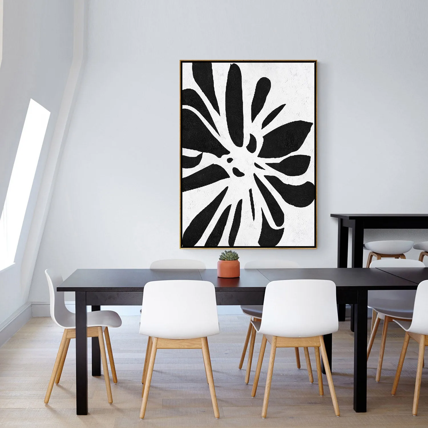 Vertical Minimalist Flower Art J105L1
