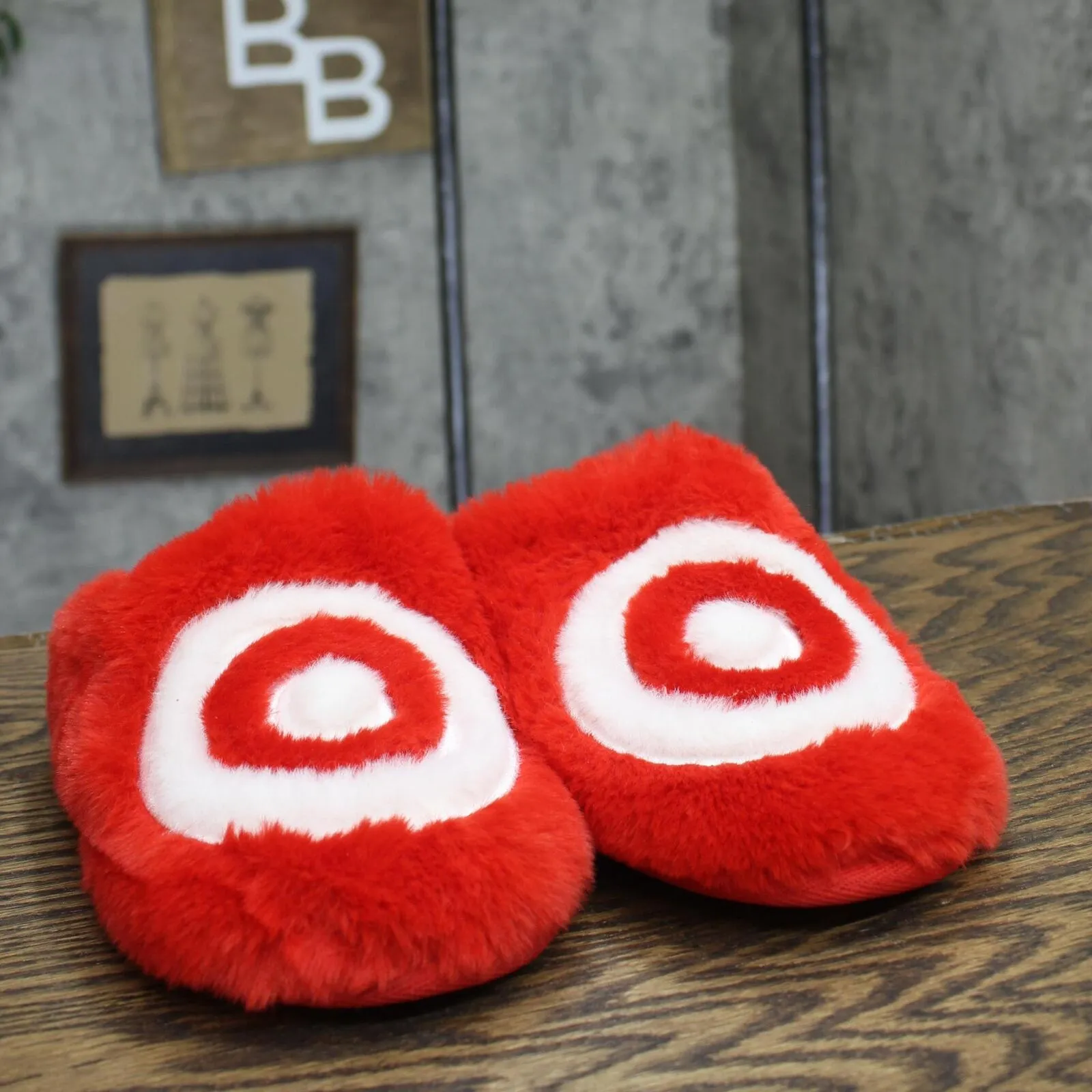 Wondershop Adult Womens Mens Bullseye Scuff Slippers Red L (W 9/10  M 7/8)